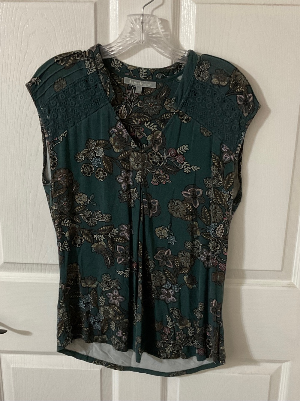 Daniel Rainn Forest Green Floral Lace-Trim Cap Sleeve Blouse